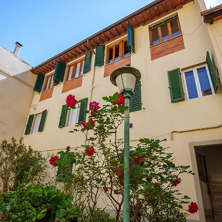 Santa Croce Historic Loft With A View דירה